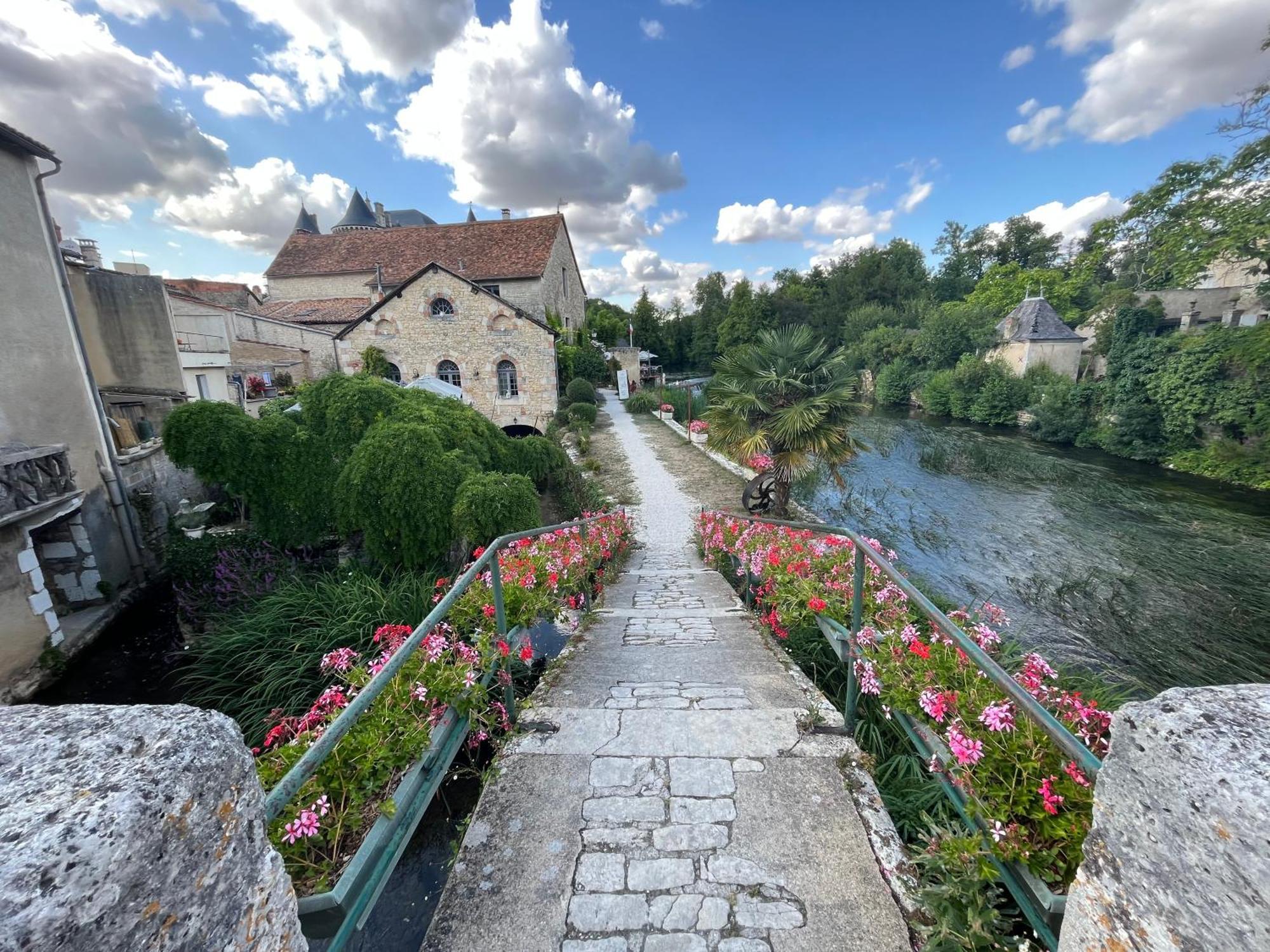 Les Bruyeres Chambres Dhotes Et Gite Verteuil-sur-Charente 외부 사진